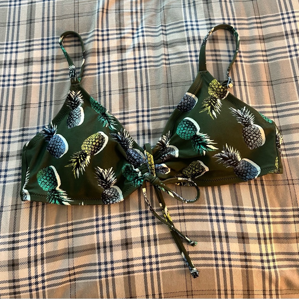 NWOT Aerie Bikini Top with Adjustable Strap and back